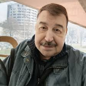 Михайло